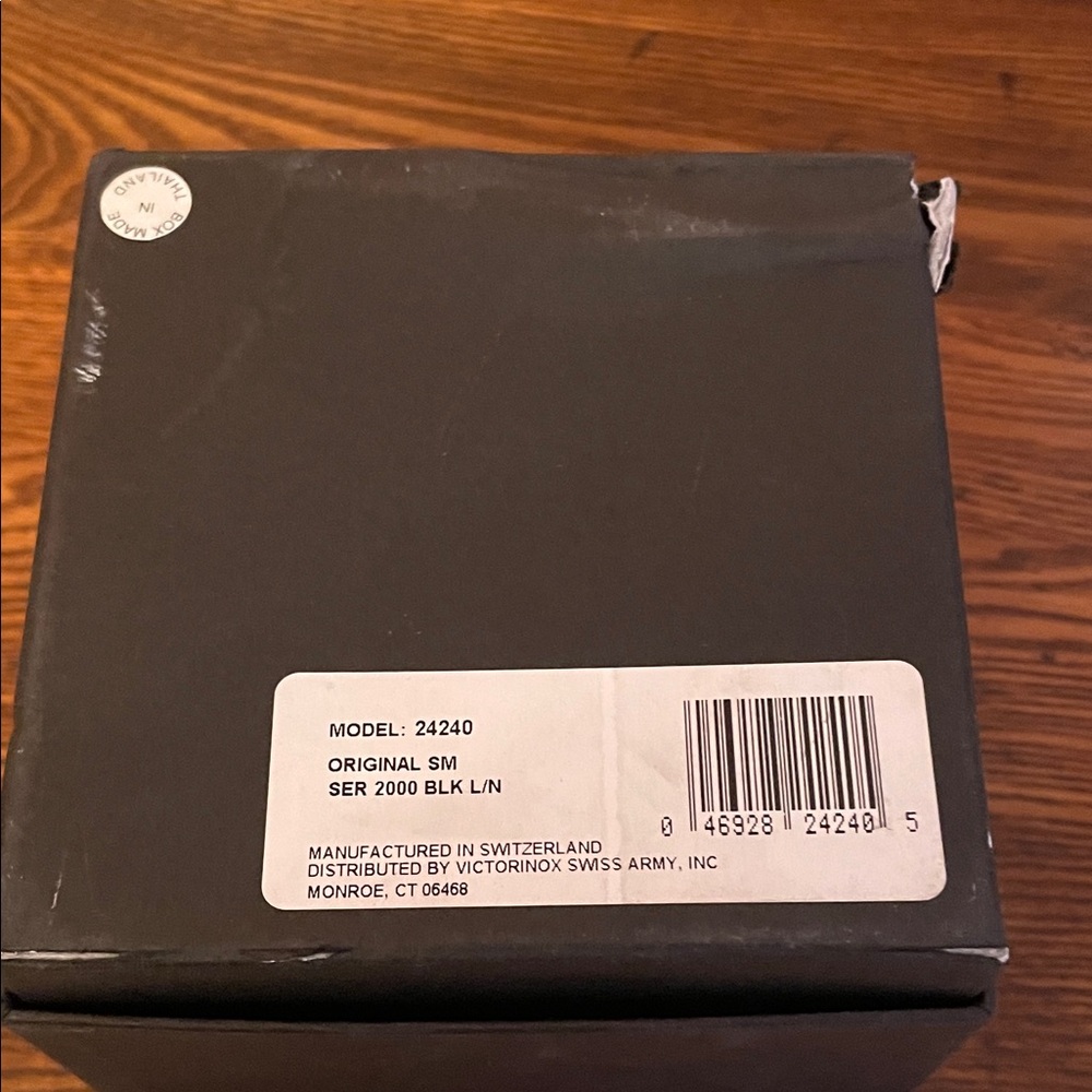 Swiss army Victoronox women’s vintage watch model 24240. Brand new in box. - Picture 7 of 7